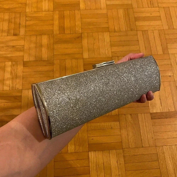 Silver glitter  clutch - Picture 7 of 7